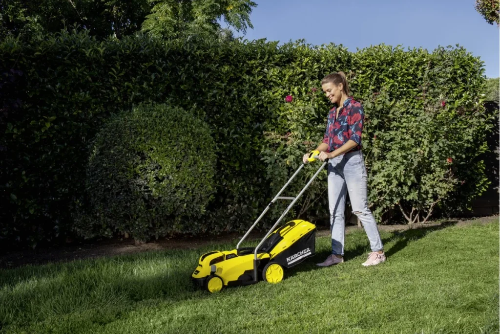 Акумуляторна газонокосарка Karcher LMO 18-33 Battery (1.444-400.0)